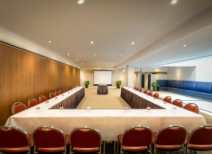 Ruang konferensi Foto