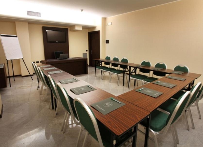 Ruang konferensi Foto