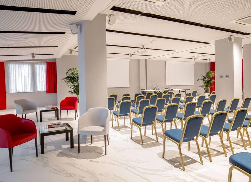 Ruang konferensi Foto