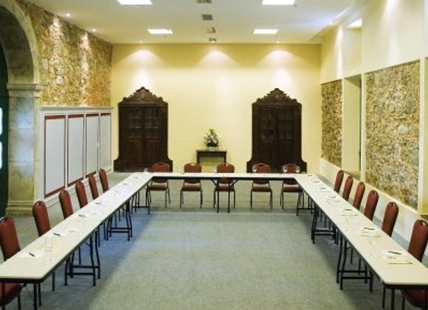 Ruang konferensi Foto
