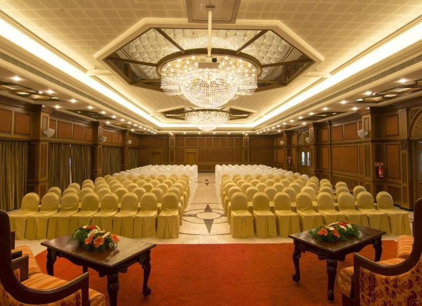 Ruang konferensi Foto