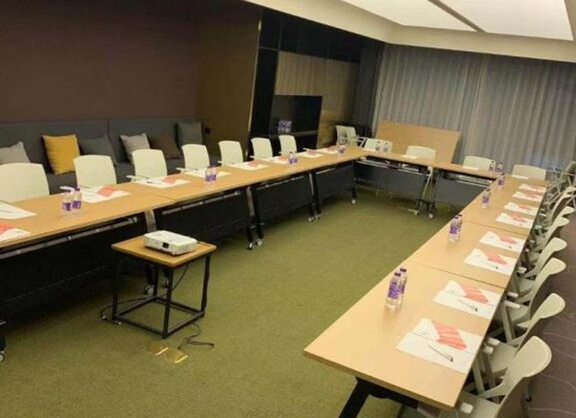 Ruang konferensi Foto