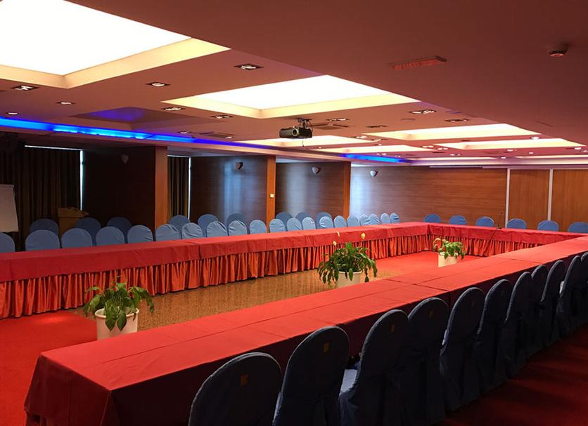 Ruang konferensi Foto