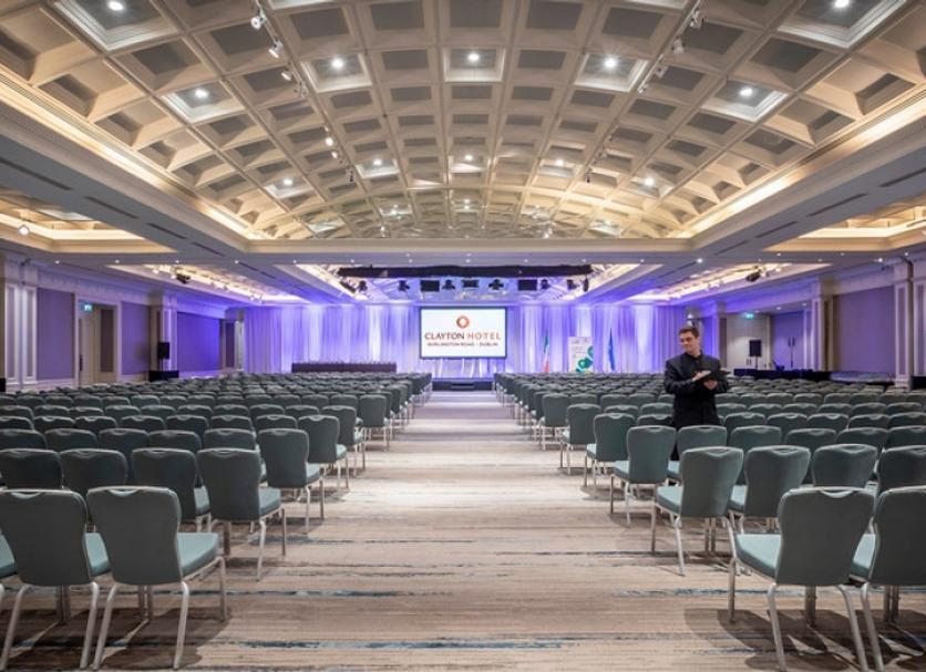 Ruang konferensi Foto