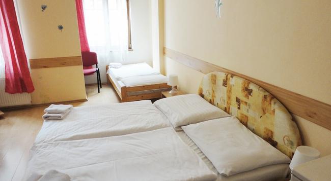 Hotel Jizera Karlovy Vary - Carlsbad - Bedroom