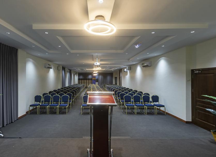 Ruang konferensi Foto
