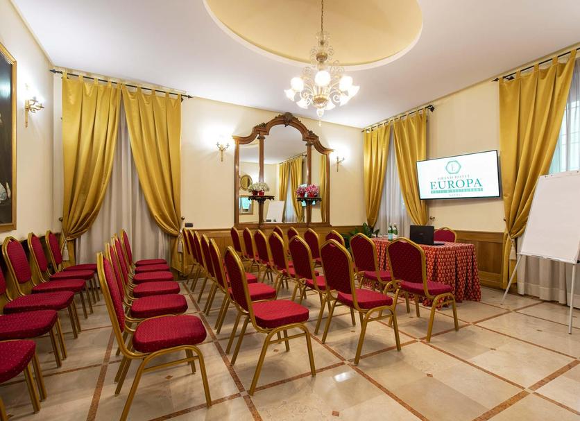 Ruang konferensi Foto