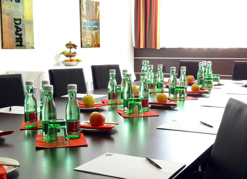 Ruang konferensi Foto