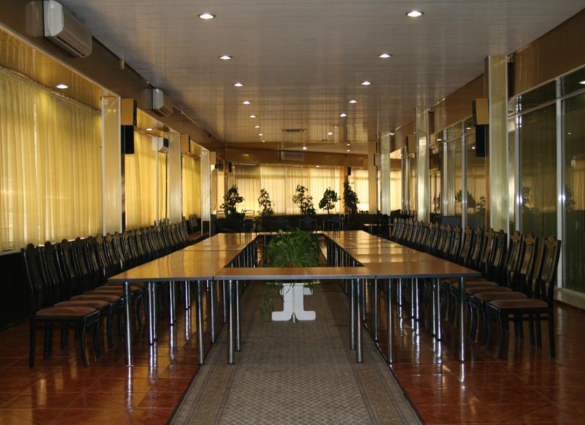 Ruang konferensi Foto