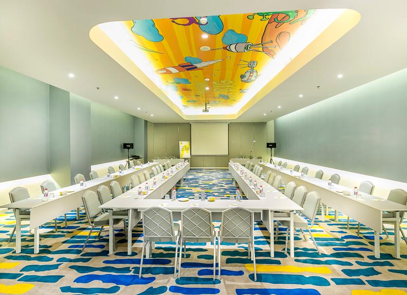 Ruang konferensi Foto