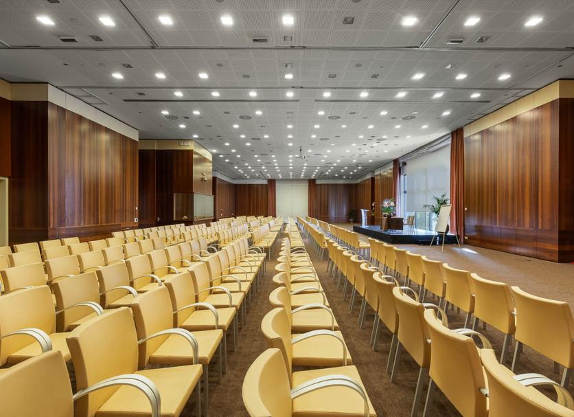 Ruang konferensi Foto