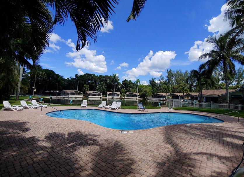 Kolam Foto
