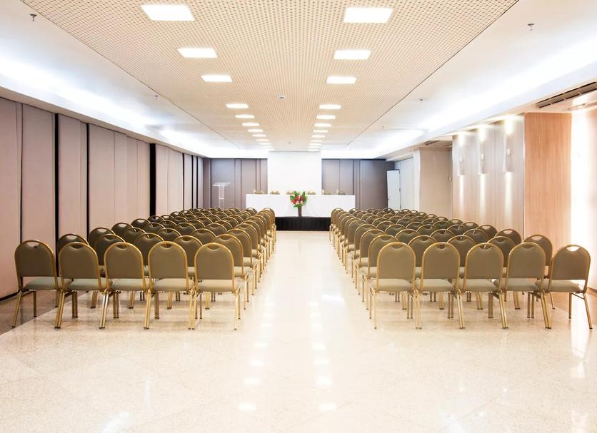 Ruang konferensi Foto