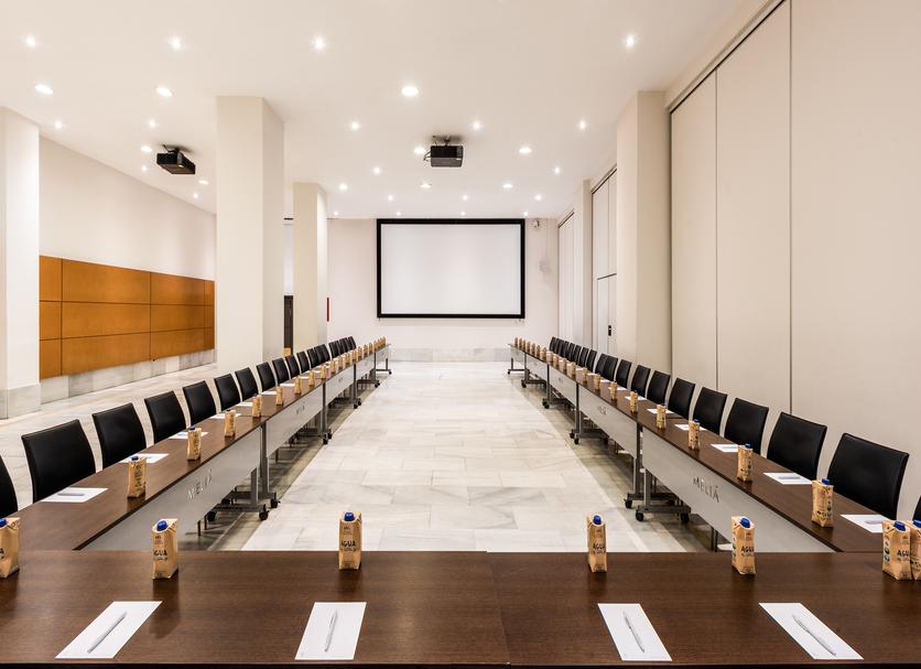 Ruang konferensi Foto