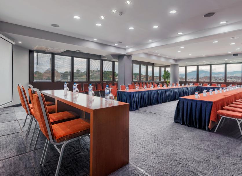 Ruang konferensi Foto