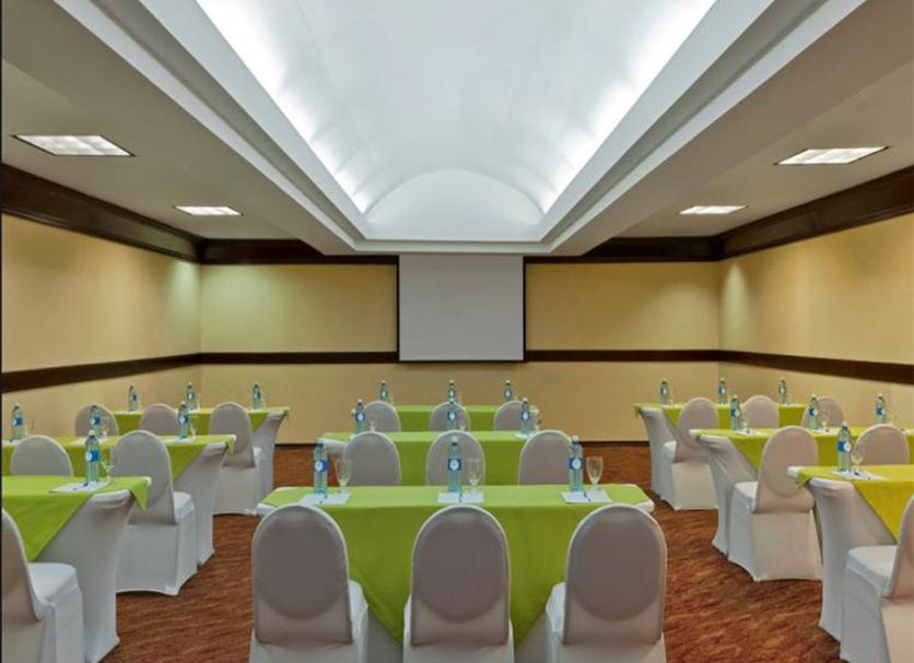 Ruang konferensi Foto