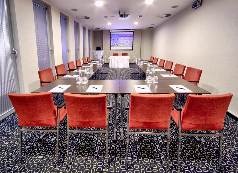 Ruang konferensi Foto