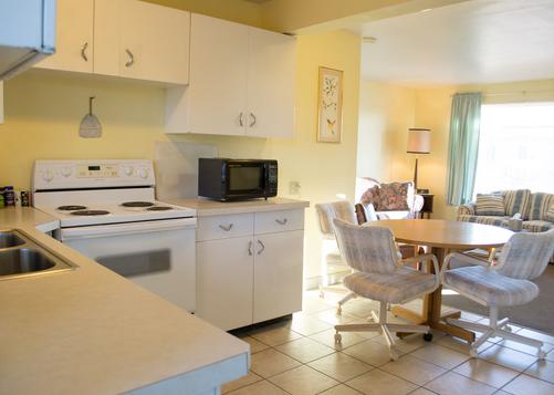 Debbie's Hide A Way Motel - Page - Kitchen