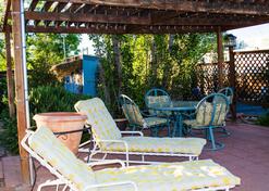 Debbie's Hide A Way Motel - Page - Patio