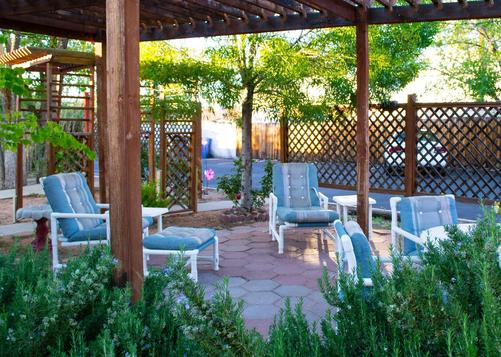Debbie's Hide A Way Motel - Page - Patio
