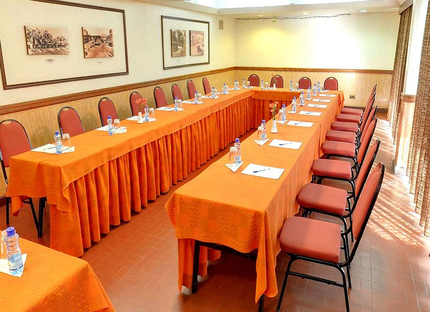Ruang konferensi Foto