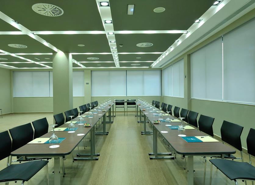 Ruang konferensi Foto