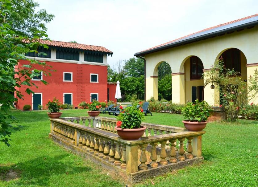 Pemandangan luar Foto