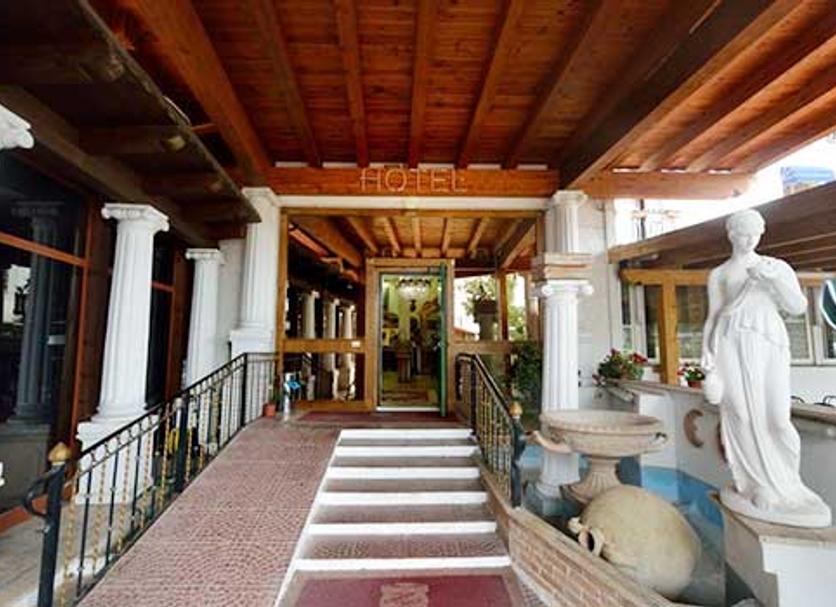 Pintu Masuk Hotel Foto